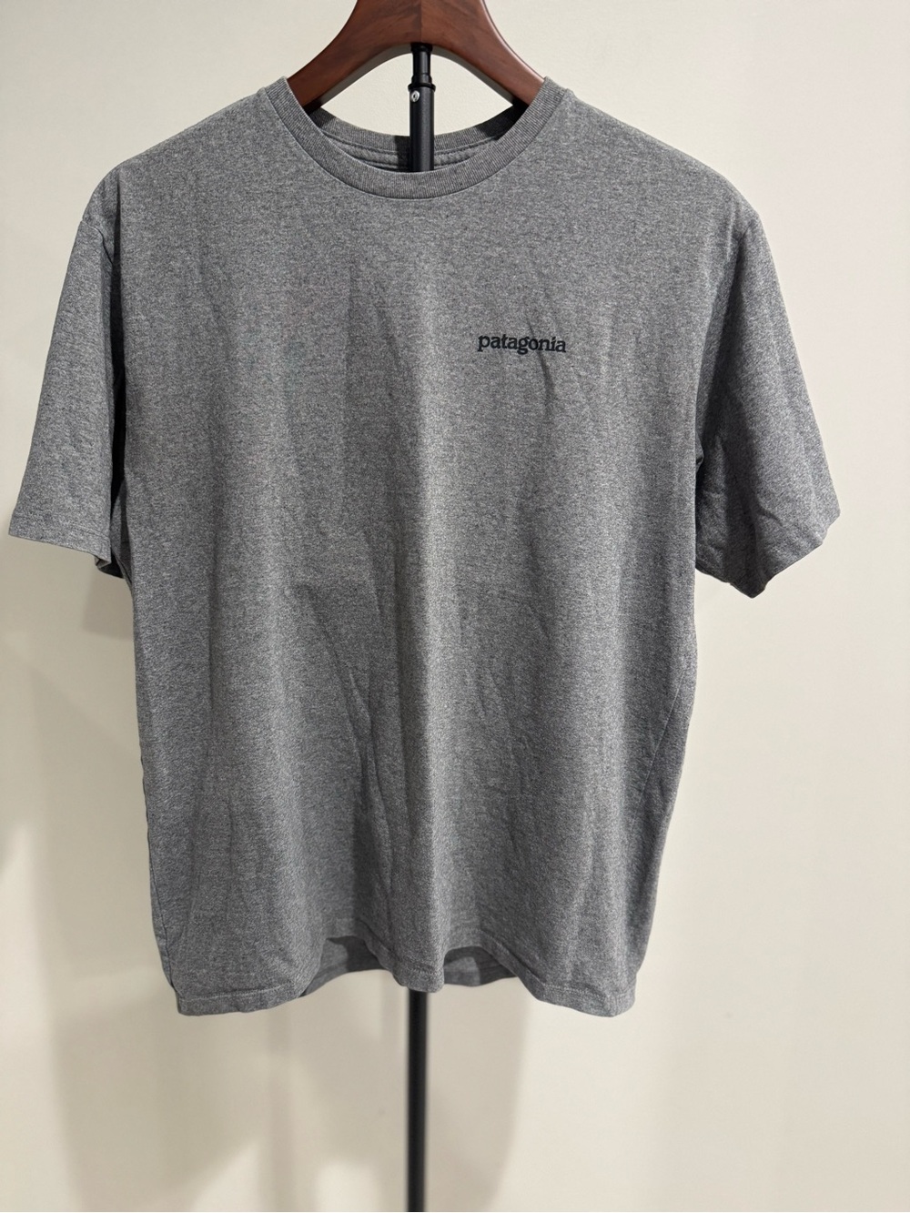 Patagonia Heather Gray Short-Sleeve Logo Tee Small Coastal Casual Summer Cotton